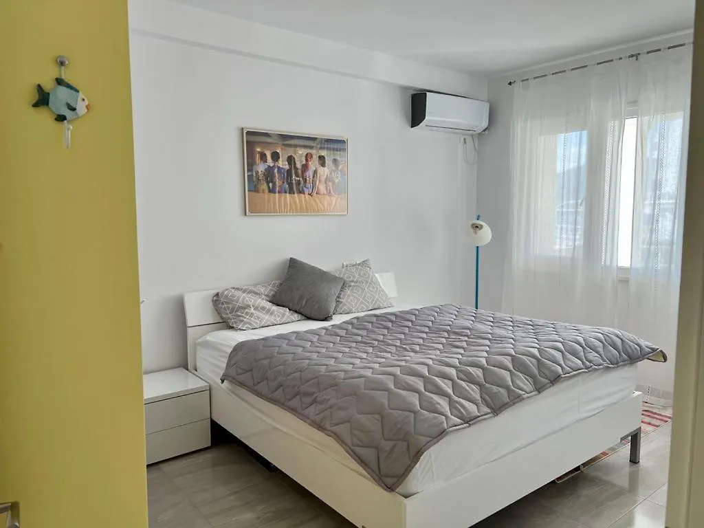 White Sidesea View Apartment Sarandë 0*,  アルバニア