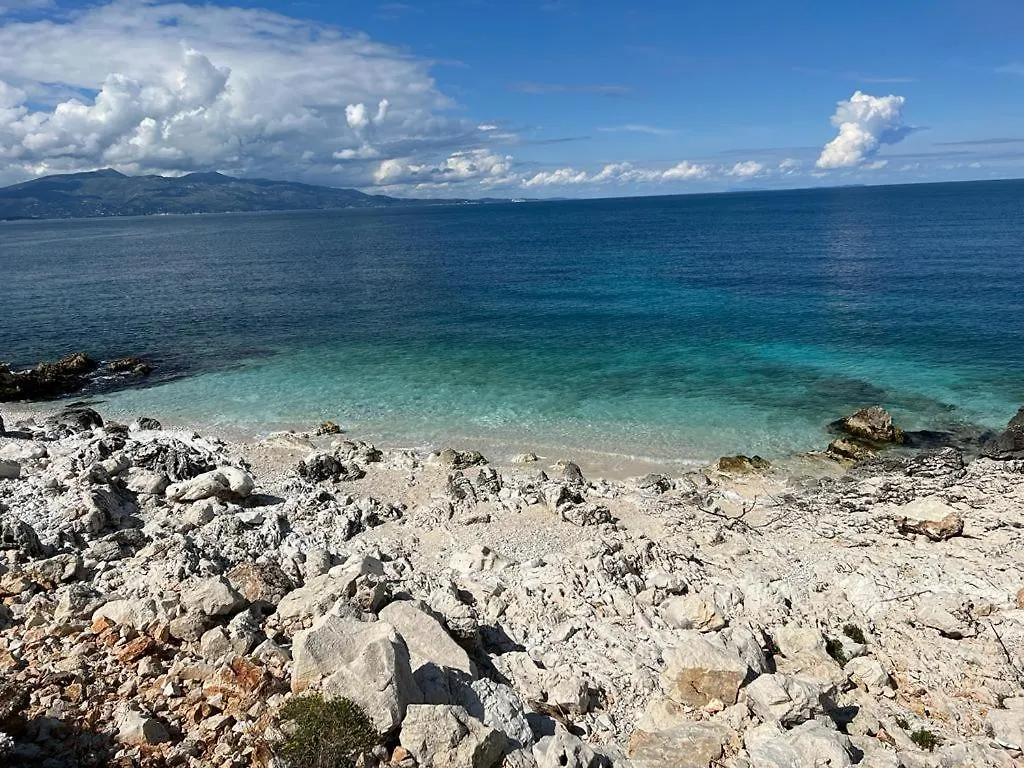 White Sidesea View Apartment Sarandë