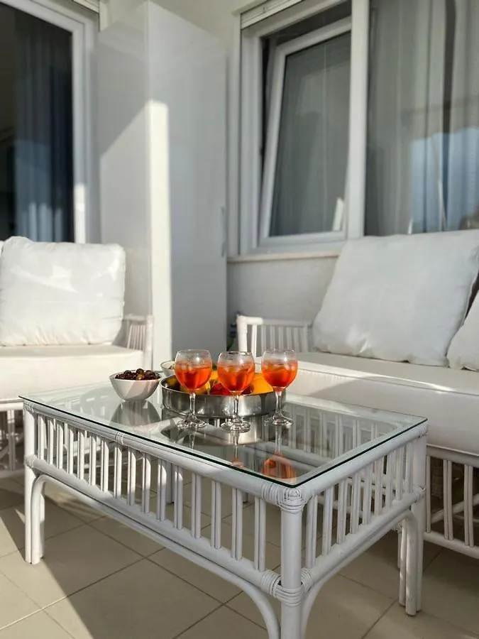 White Sidesea View Apartment Sarandë 0*,