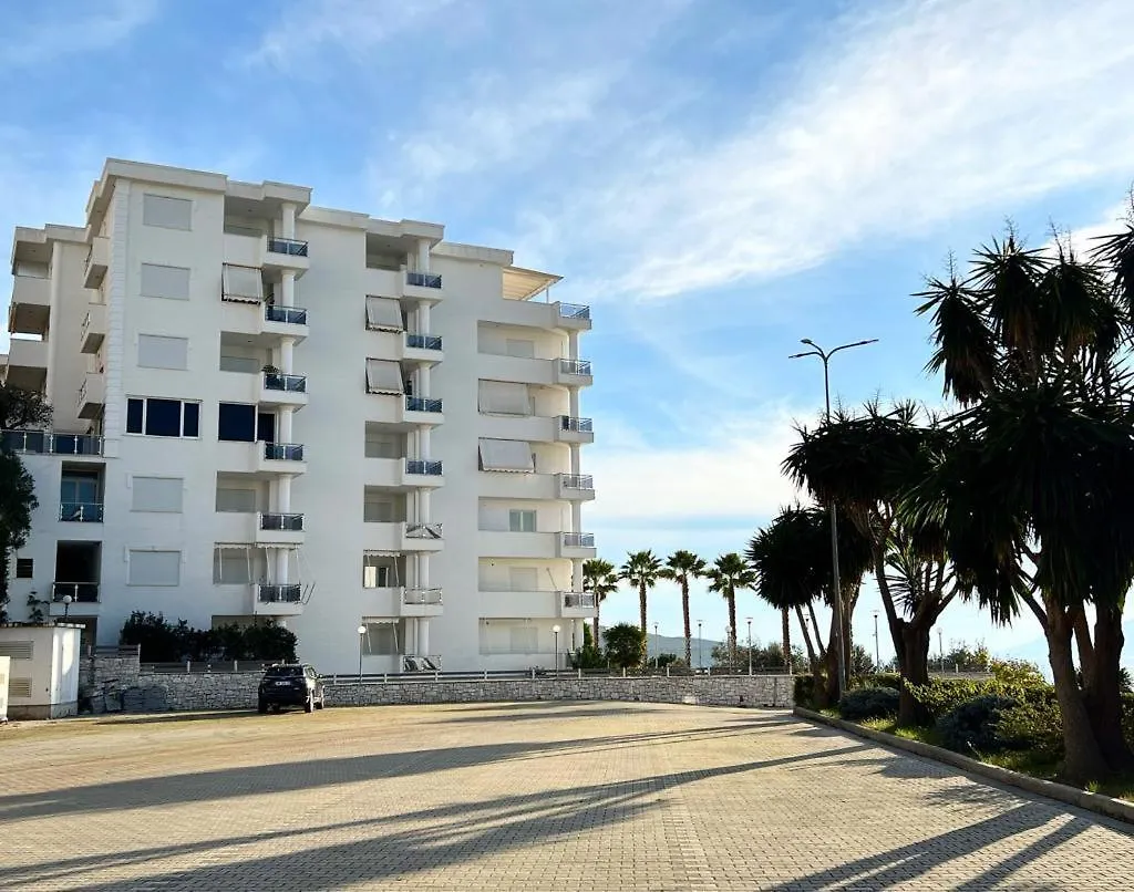 White Sidesea View Apartment Sarandë アルバニア
